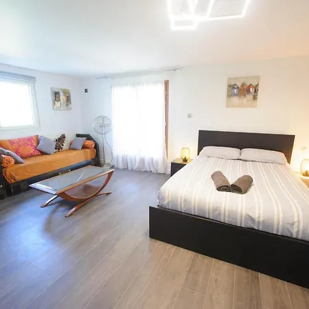 De Moderne A Cote De Bergerac Prigonrieux