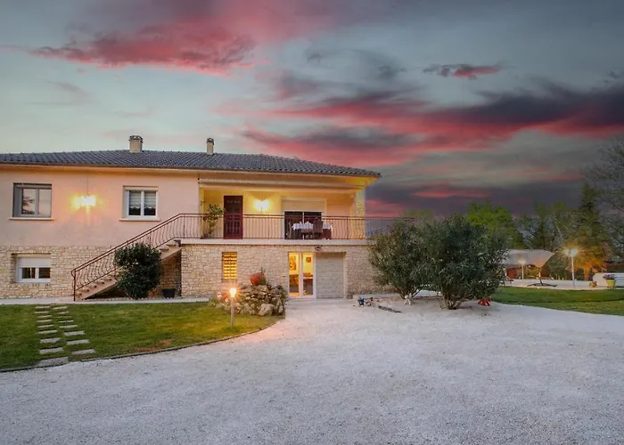 De Moderne A Cote De Bergerac Willa