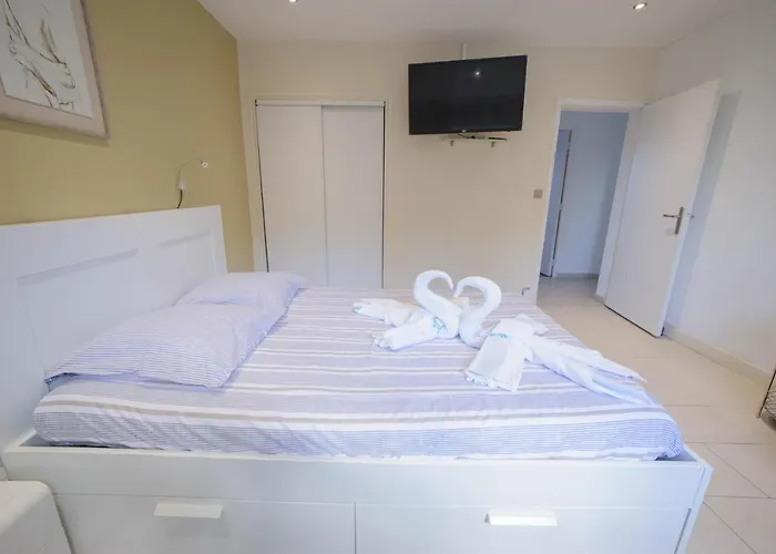 De Moderne A Cote De Bergerac Willa *