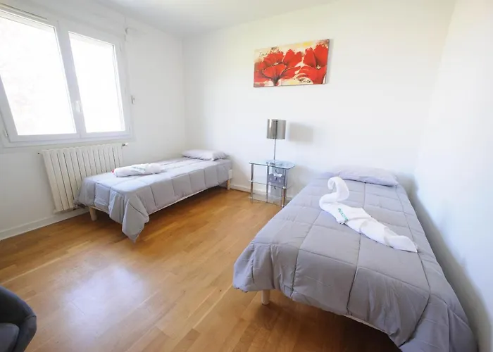 فيلة De Moderne A Cote De Bergerac