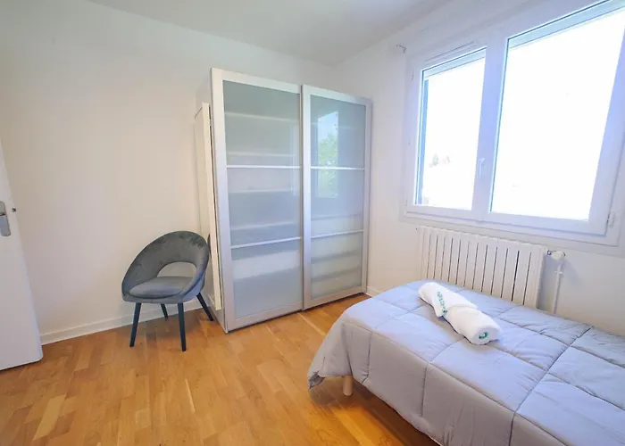 De Moderne A Cote De Bergerac * Prigonrieux