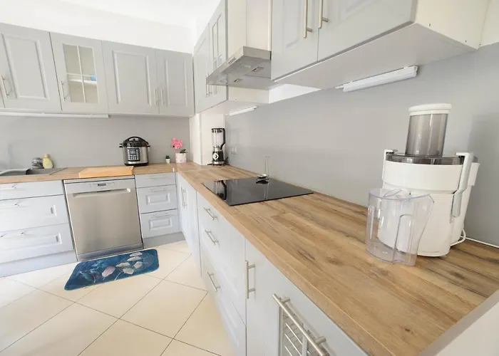 De Moderne A Cote De Bergerac * Prigonrieux