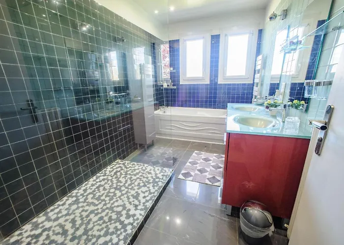 De Moderne A Cote De Bergerac Willa *