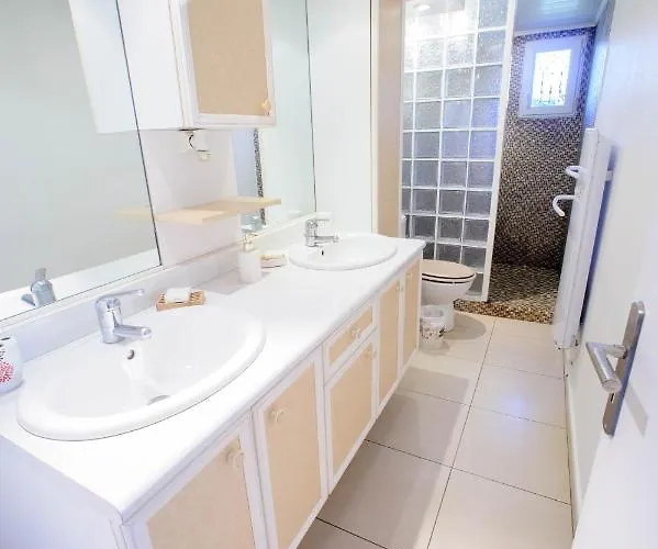 De Moderne A Cote De Bergerac *